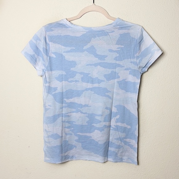 Athleta Blue Camo Short Sleeve Shirt size small - Picture 4 of 9